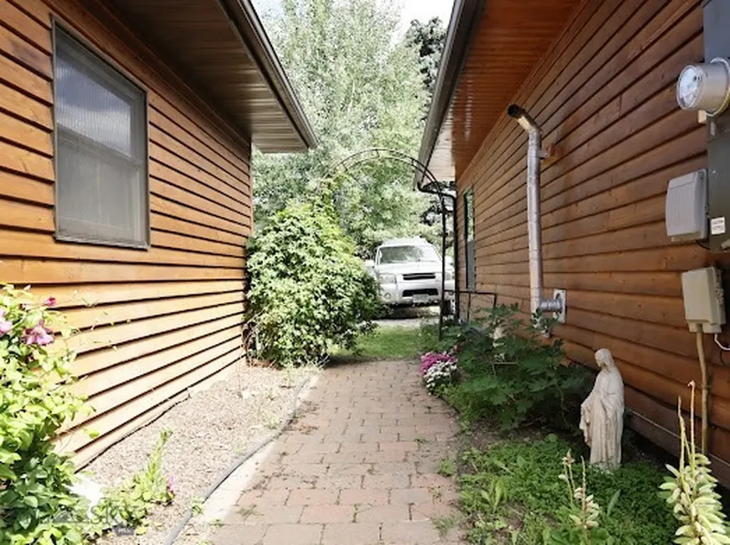 110 Claggett Butte MT 59722