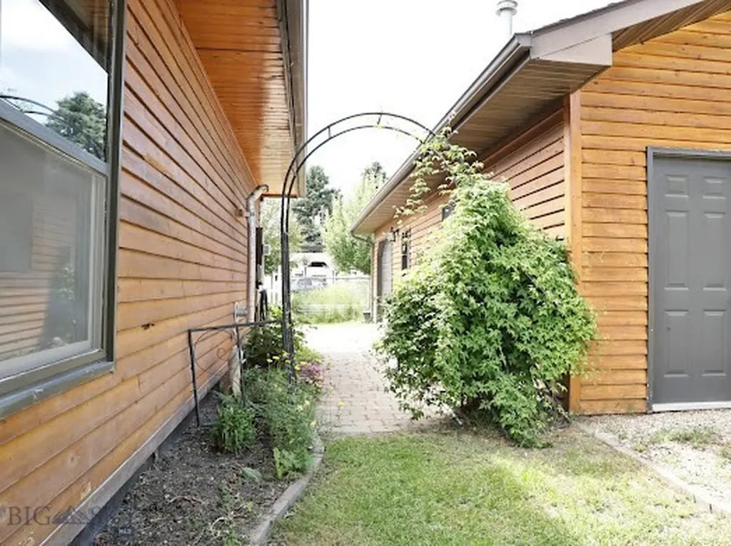 110 Claggett Butte MT 59722