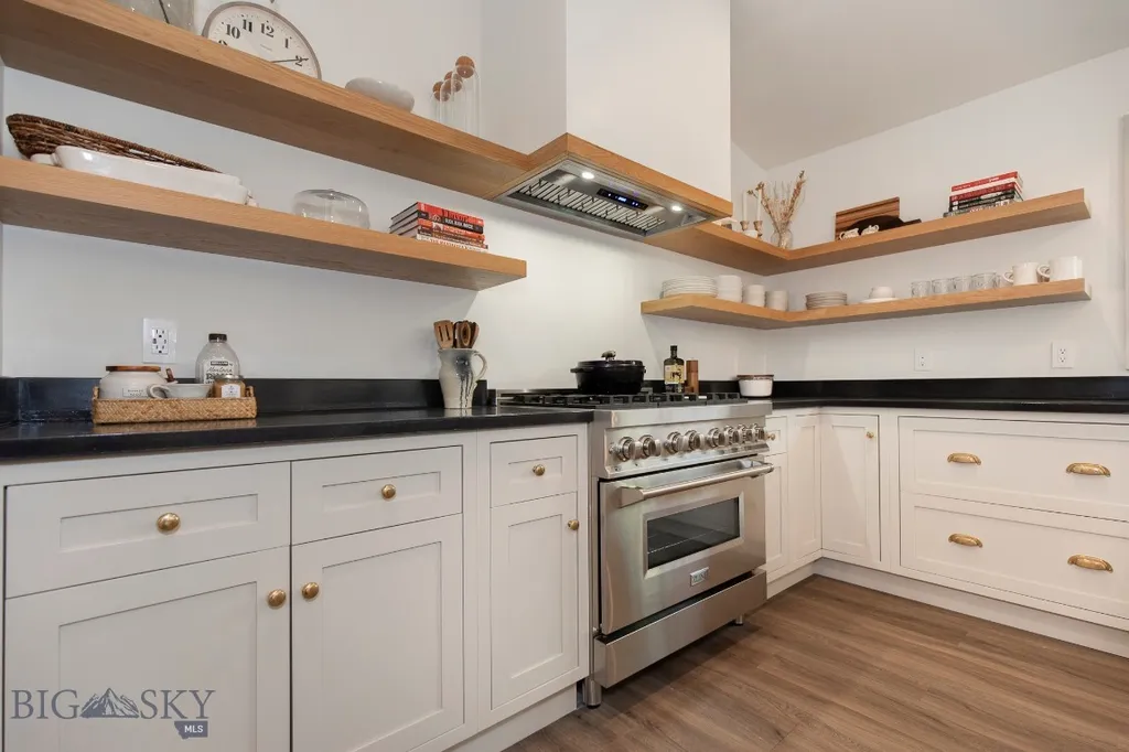 207 Spruce Street Manhattan MT 59741