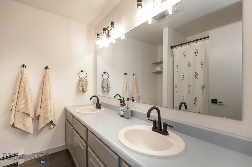 207 Spruce Street Manhattan MT 59741