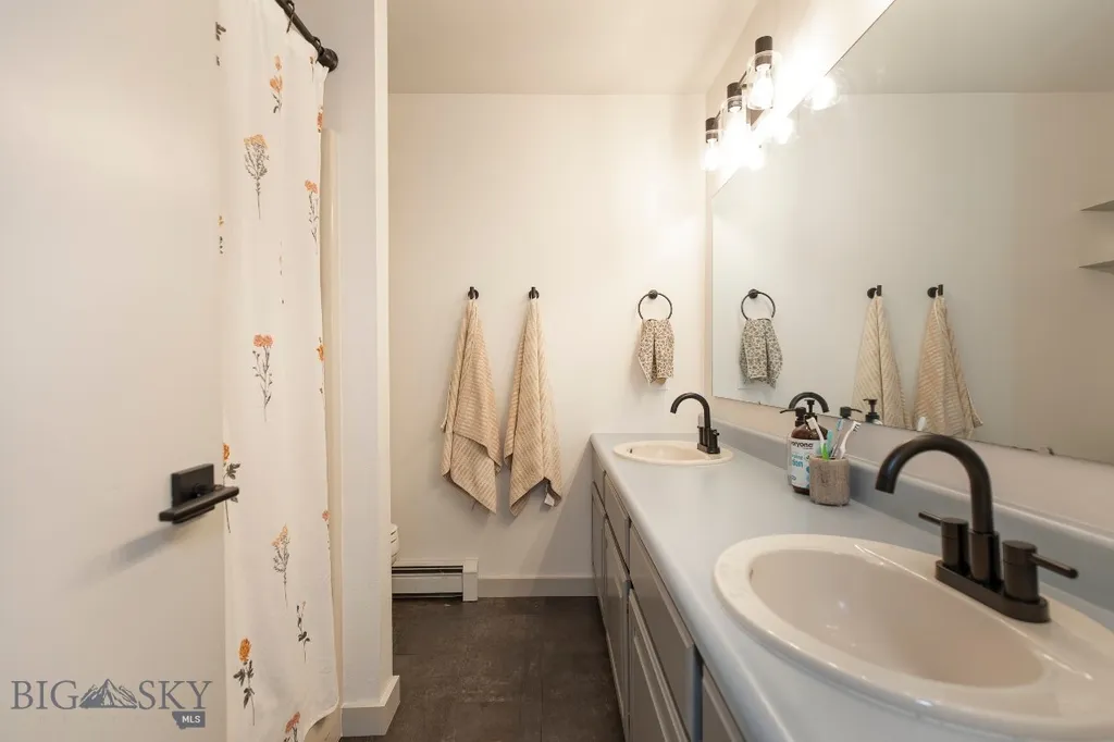 207 Spruce Street Manhattan MT 59741