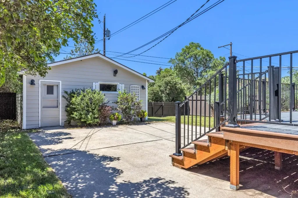 1202 W Koch Street Bozeman MT 59715