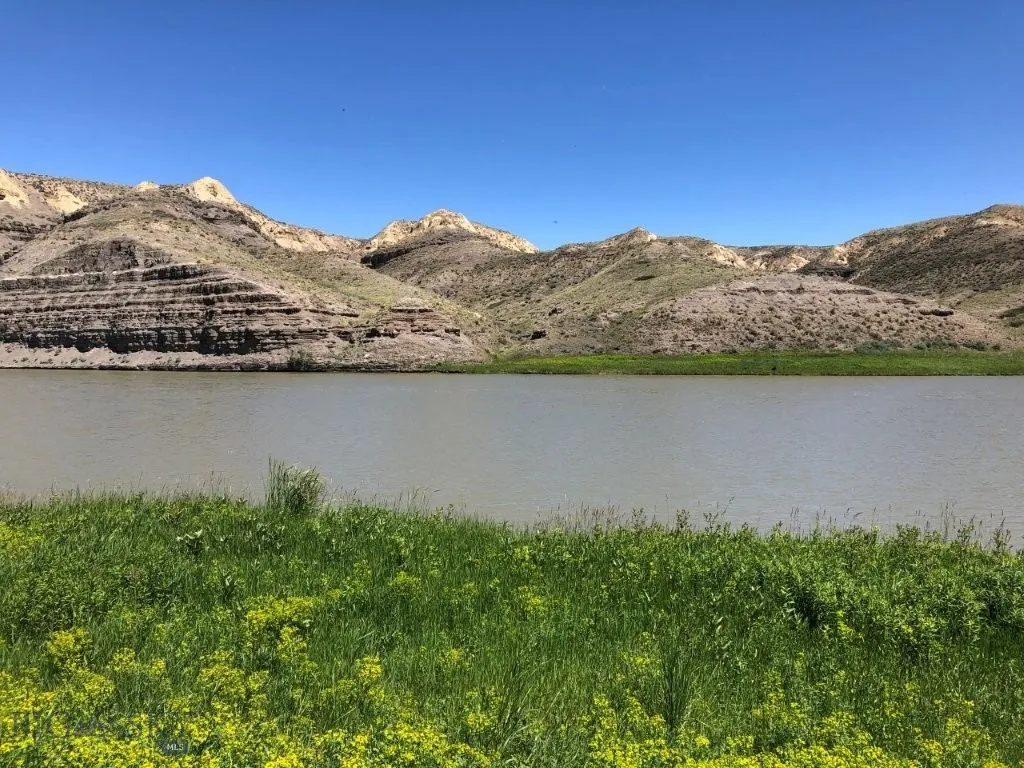 20 Vernon Road Highwood MT 59450