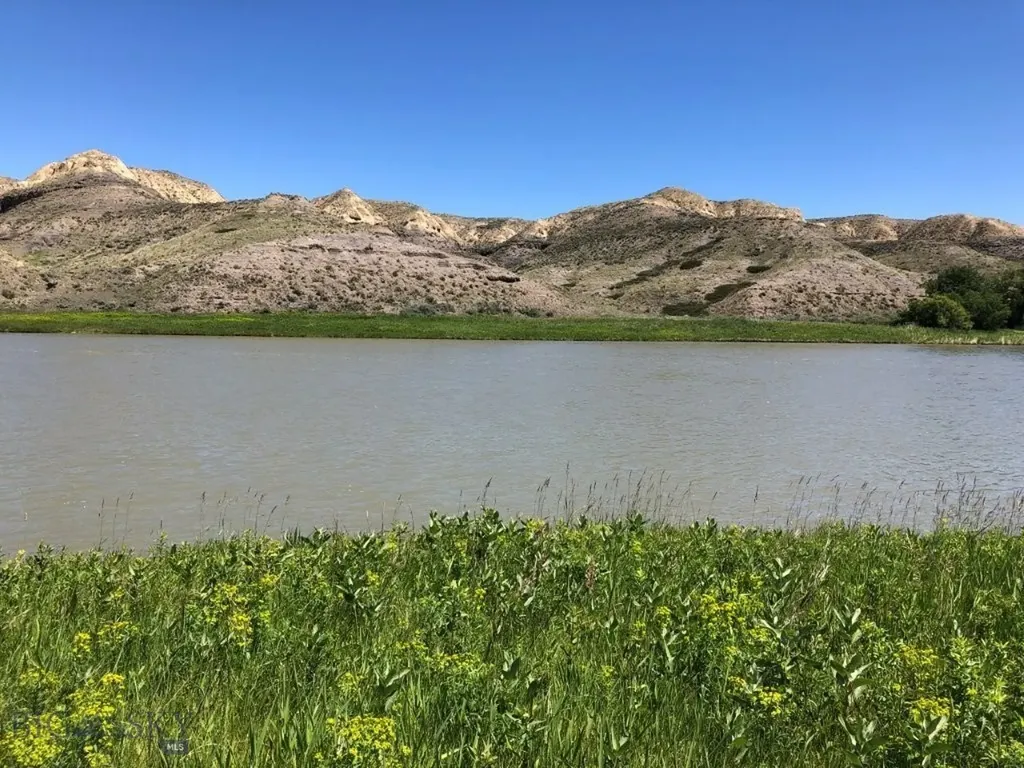 20 Vernon Road Highwood MT 59450