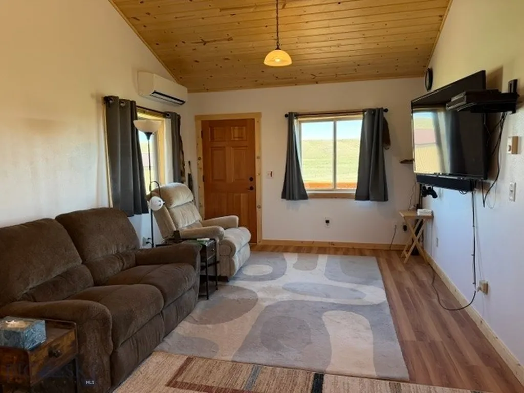 3919 Blacktail Road Dillon MT 59725