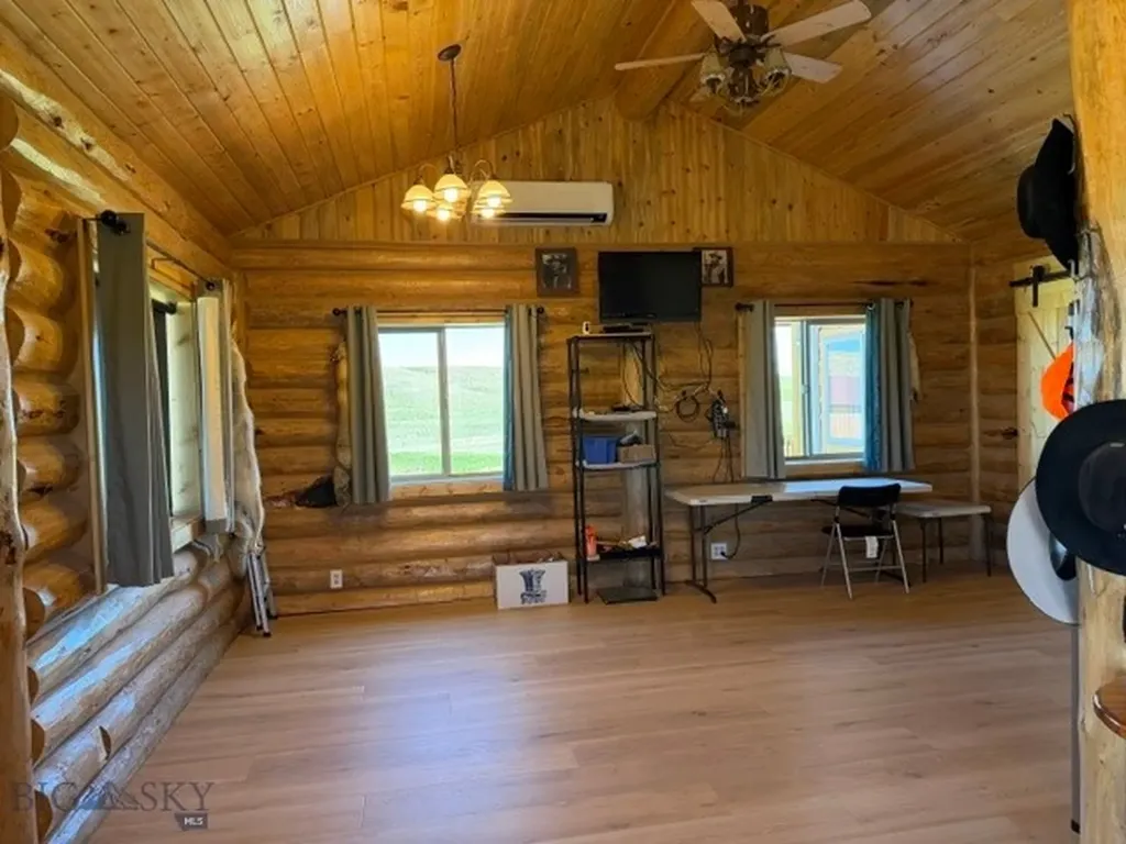 3919 Blacktail Road Dillon MT 59725
