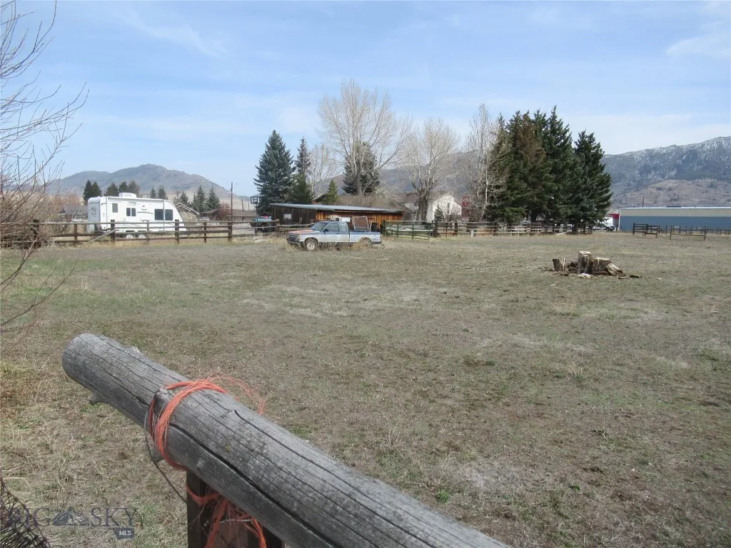 1830 Holmes Butte MT 59701