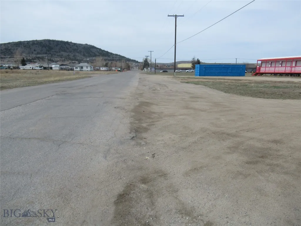 1830 Holmes Butte MT 59701