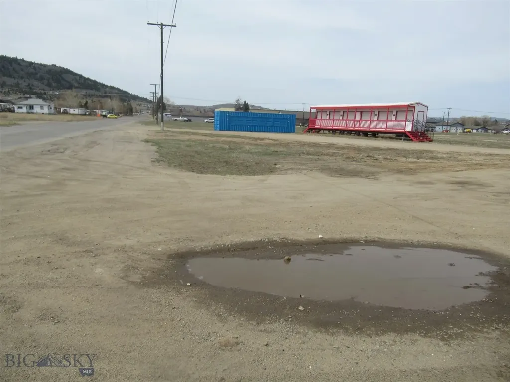 1839 Longfellow Butte MT 59701