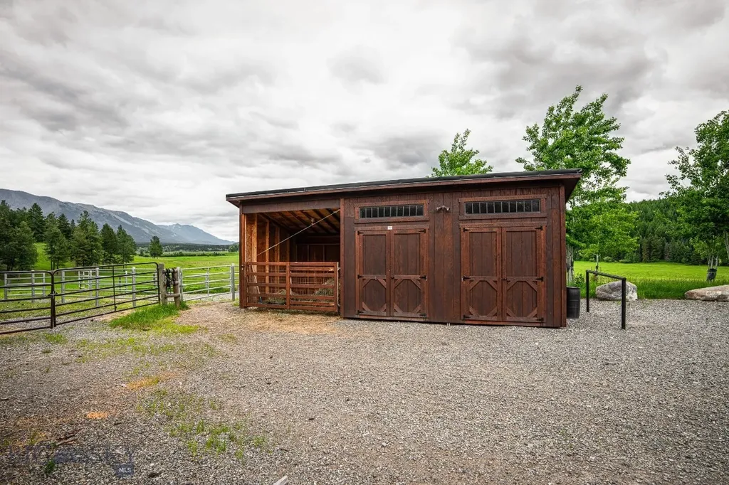 950 Eagle Lake Loop Fortine MT 59918
