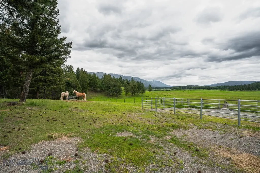 950 Eagle Lake Loop Fortine MT 59918