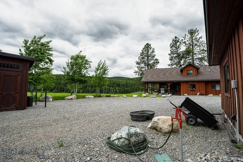 950 Eagle Lake Loop Fortine MT 59918