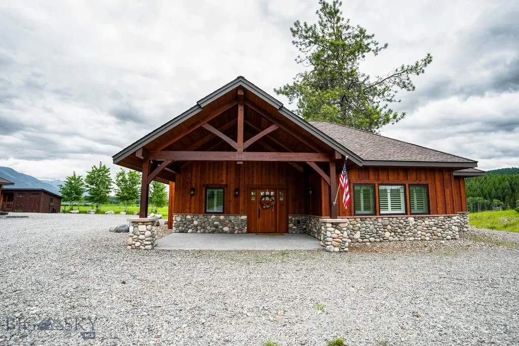 950 Eagle Lake Loop Fortine MT 59918