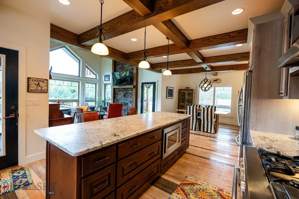 950 Eagle Lake Loop Fortine MT 59918