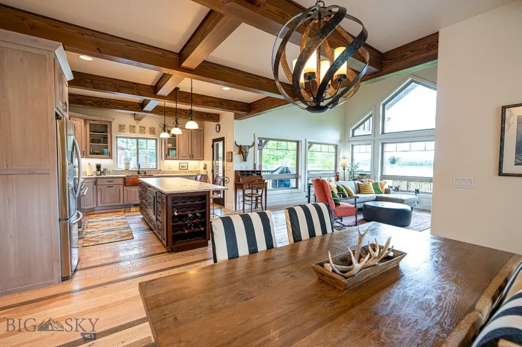 950 Eagle Lake Loop Fortine MT 59918