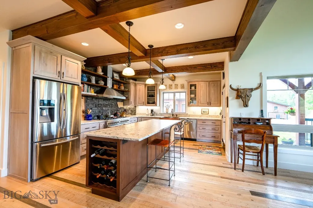 950 Eagle Lake Loop Fortine MT 59918