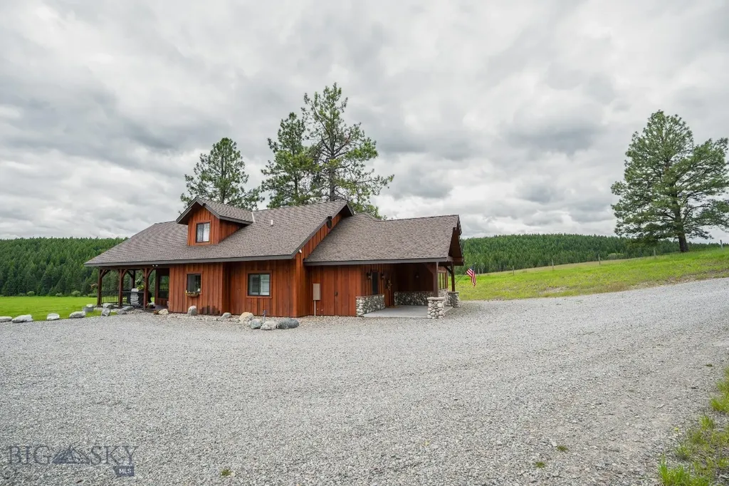 950 Eagle Lake Loop Fortine MT 59918