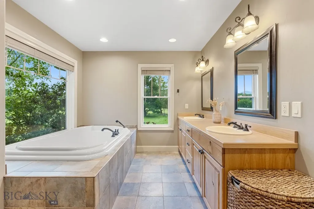 9835 Happy Acres W Bozeman MT 59718