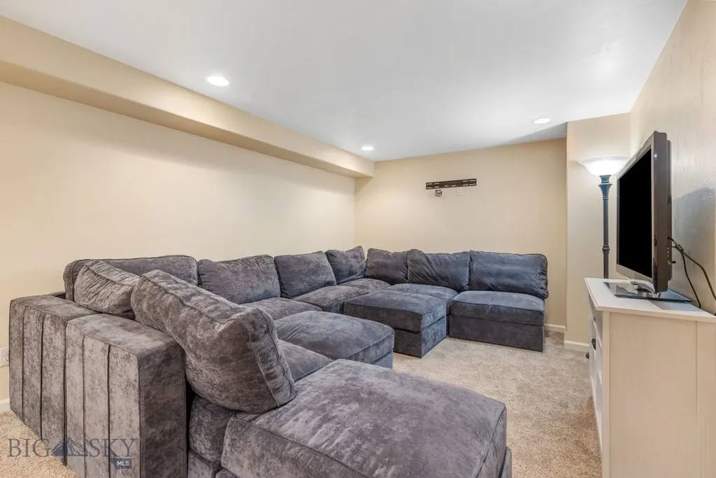 9835 Happy Acres W Bozeman MT 59718