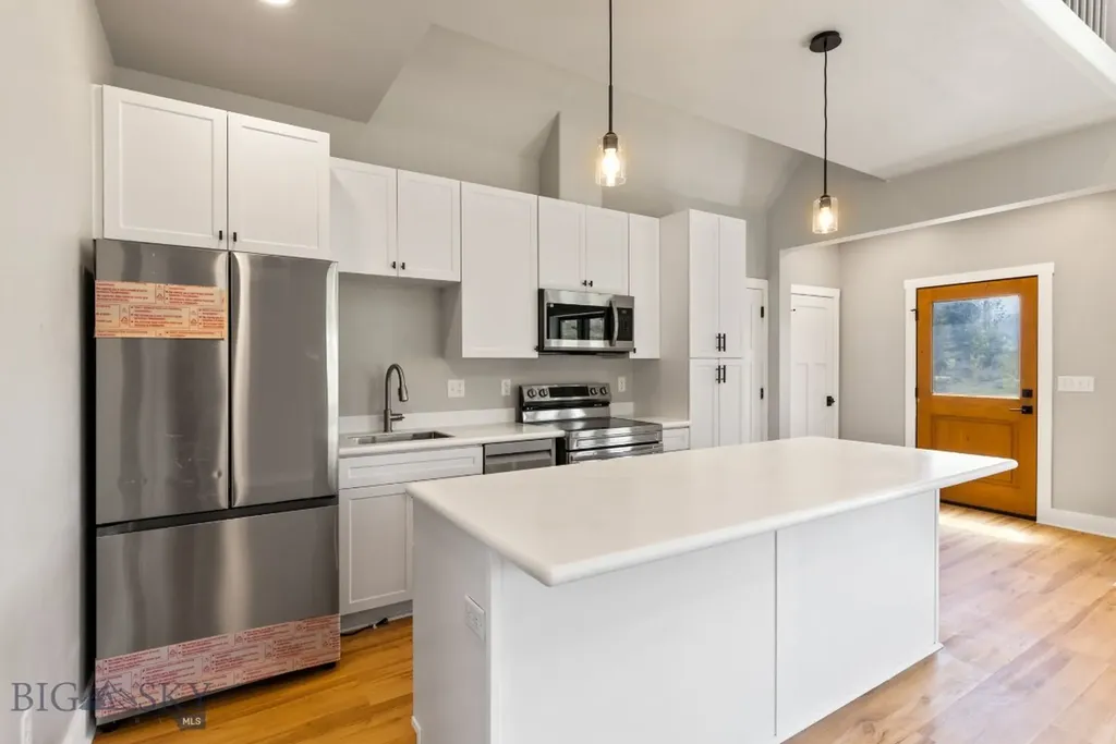 55 Apricot Scone Lane Gallatin Gateway MT 59730