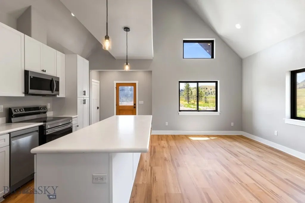 55 Apricot Scone Lane Gallatin Gateway MT 59730