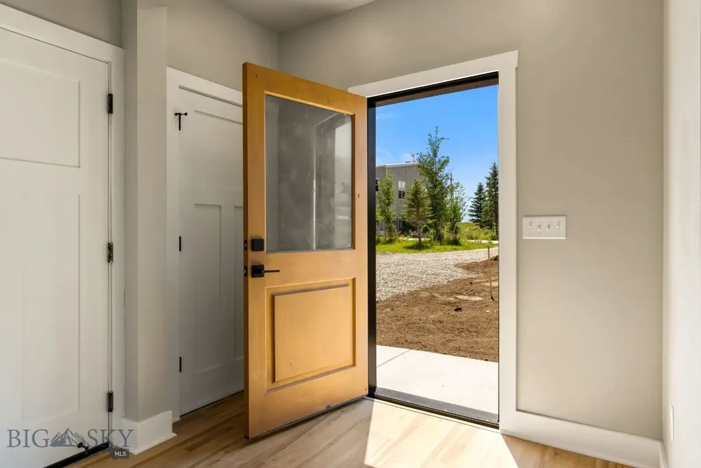 55 Apricot Scone Lane Gallatin Gateway MT 59730