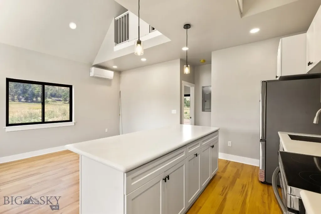 55 Apricot Scone Lane Gallatin Gateway MT 59730