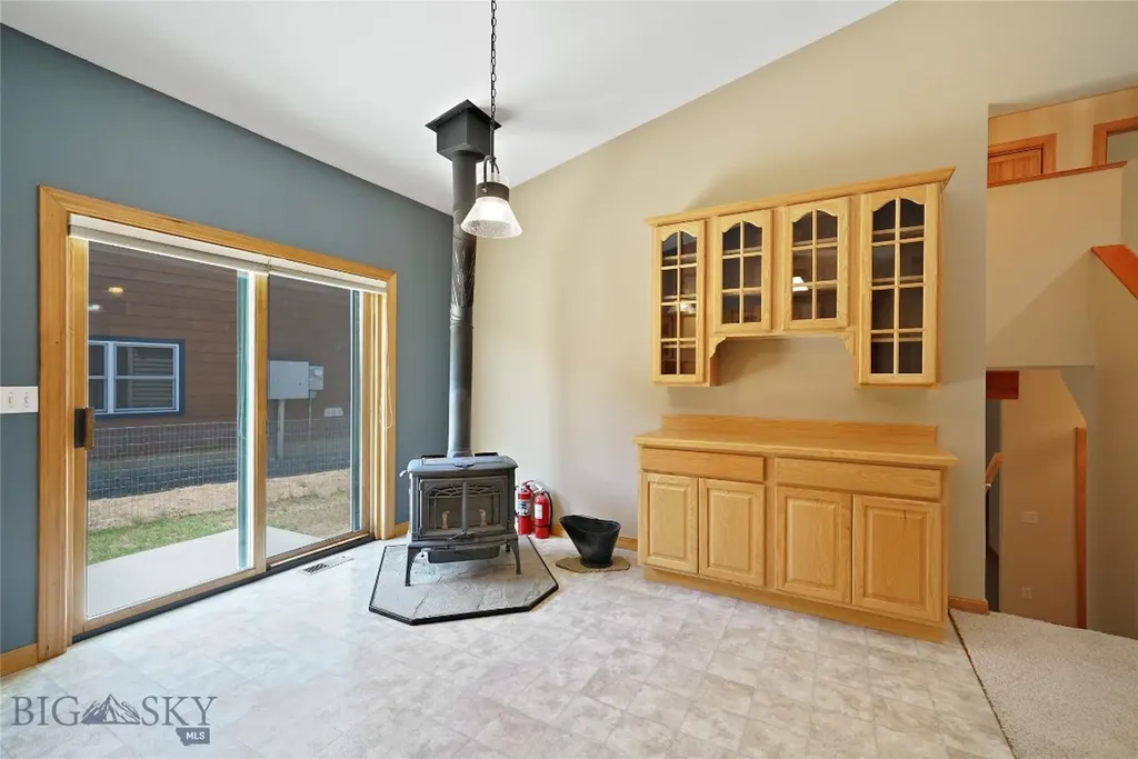 38A N Woodard Avenue Absarokee MT 59001