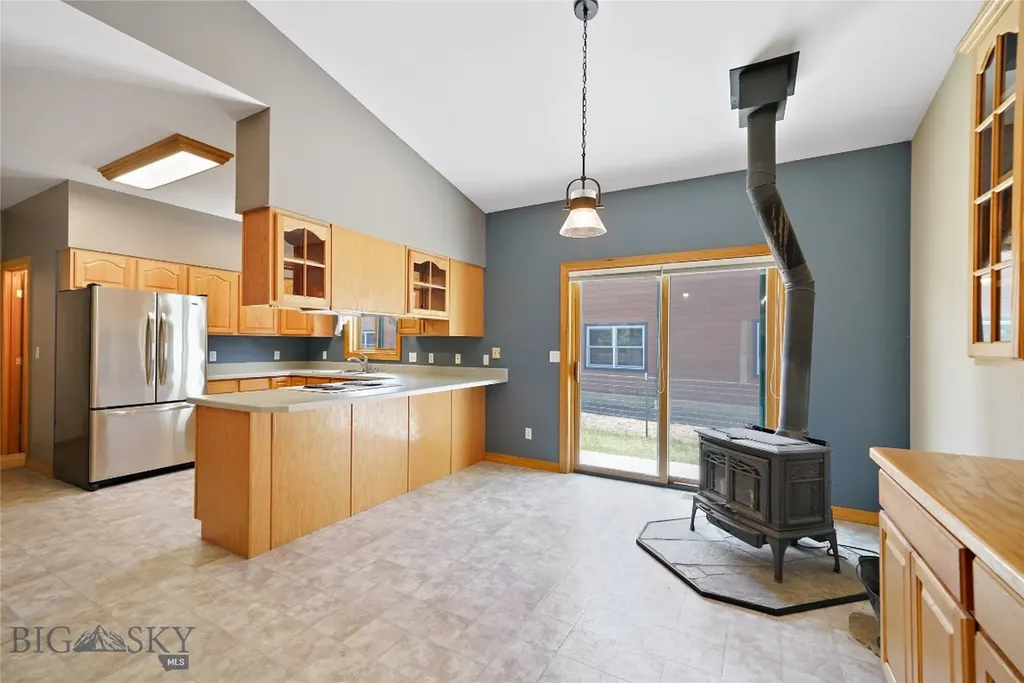38A N Woodard Avenue Absarokee MT 59001