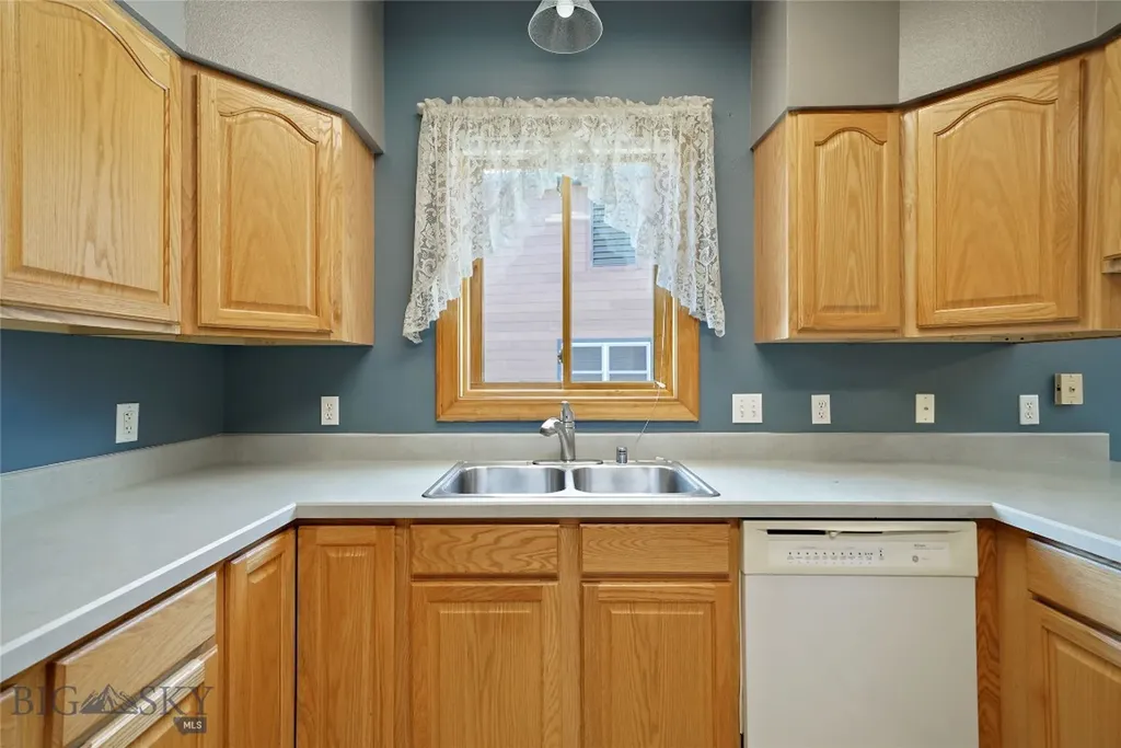 38A N Woodard Avenue Absarokee MT 59001