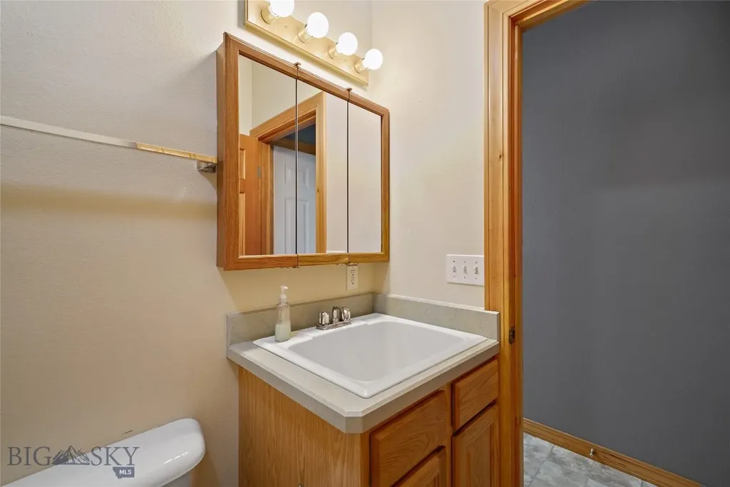 38A N Woodard Avenue Absarokee MT 59001
