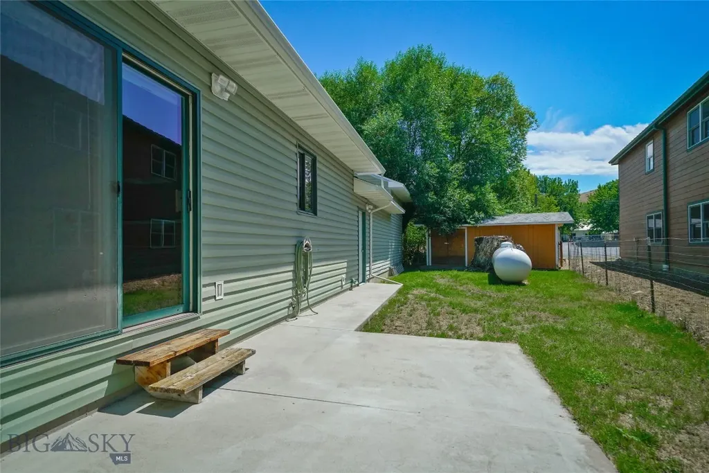38A N Woodard Avenue Absarokee MT 59001