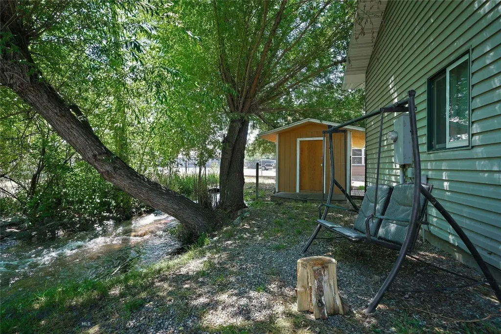 38A N Woodard Avenue Absarokee MT 59001