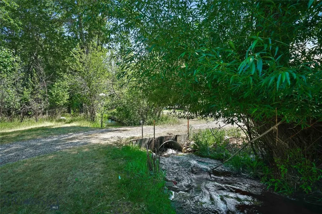 38A N Woodard Avenue Absarokee MT 59001