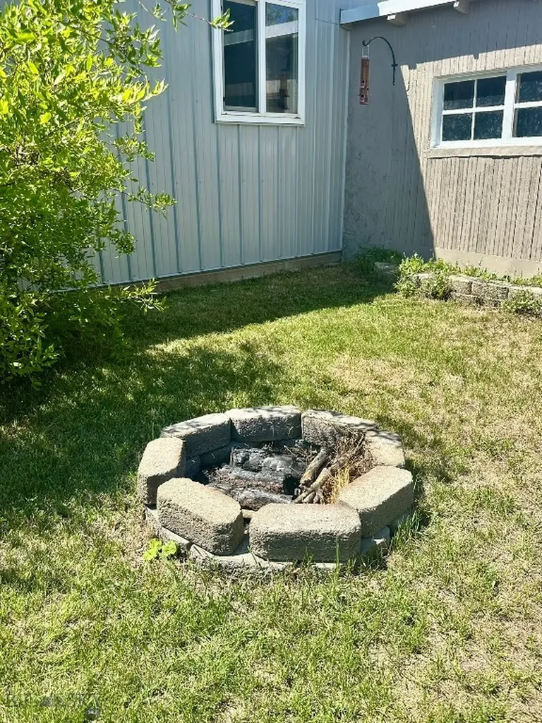 114 F Avenue NW Harlowton MT 59036