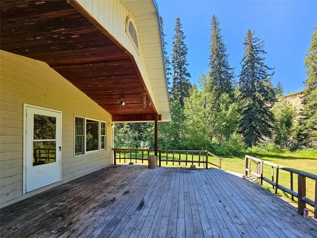 212 E Boulder Road Mcleod MT 59052