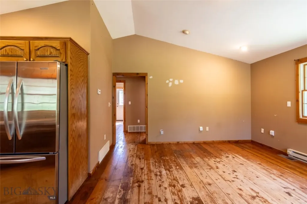 212 E Boulder Road Mcleod MT 59052