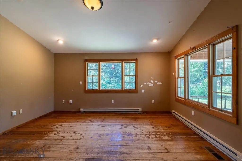 212 E Boulder Road Mcleod MT 59052
