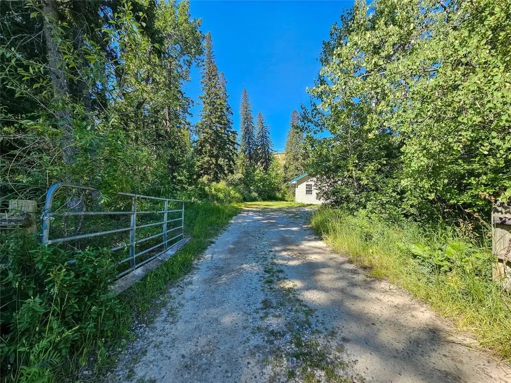 212 E Boulder Road Mcleod MT 59052
