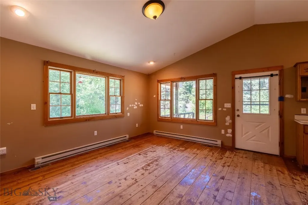 212 E Boulder Road Mcleod MT 59052