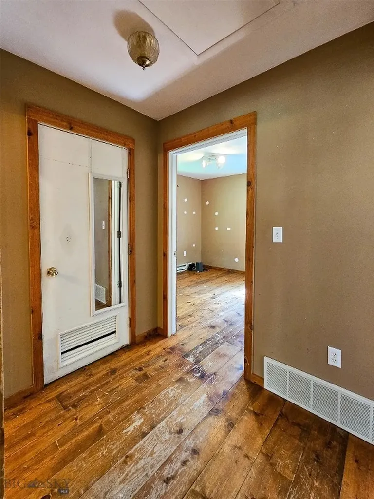 212 E Boulder Road Mcleod MT 59052