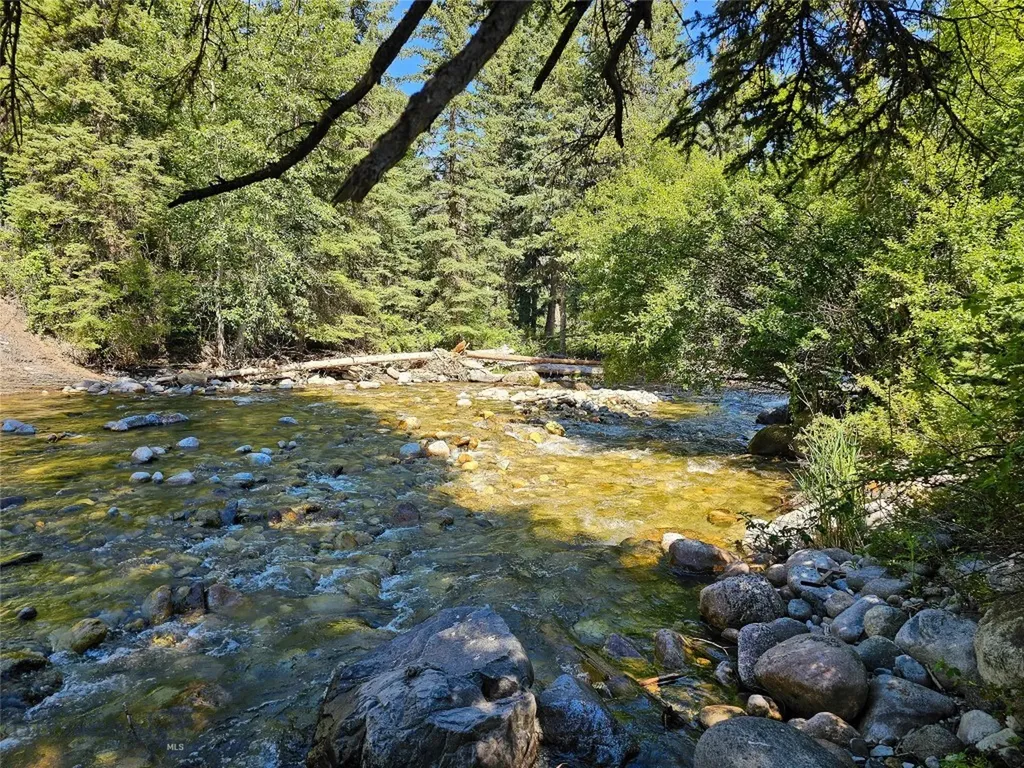 212 E Boulder Road Mcleod MT 59052
