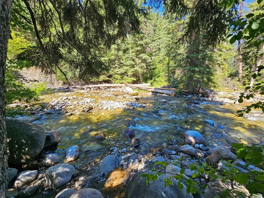 212 E Boulder Road Mcleod MT 59052