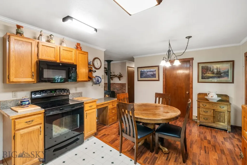 301 Hemlock Street Manhattan MT 59741