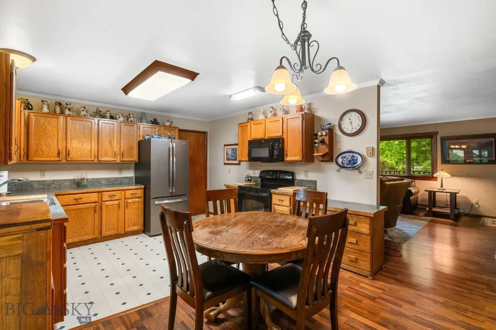 301 Hemlock Street Manhattan MT 59741