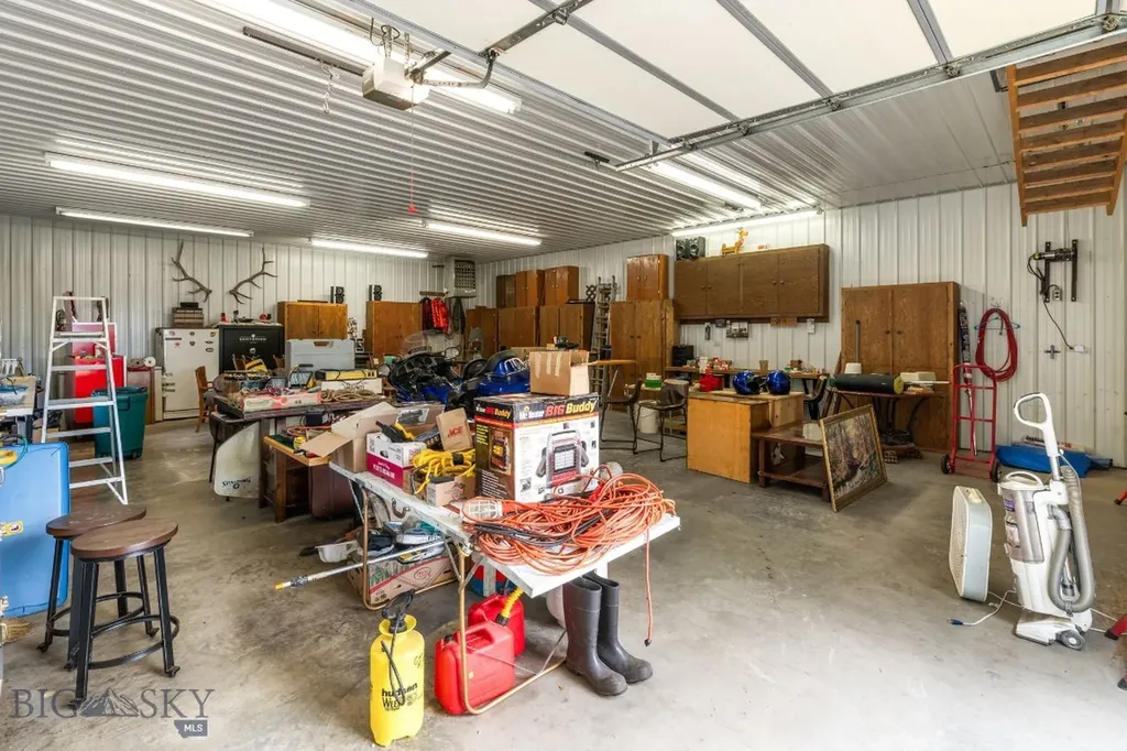301 Hemlock Street Manhattan MT 59741