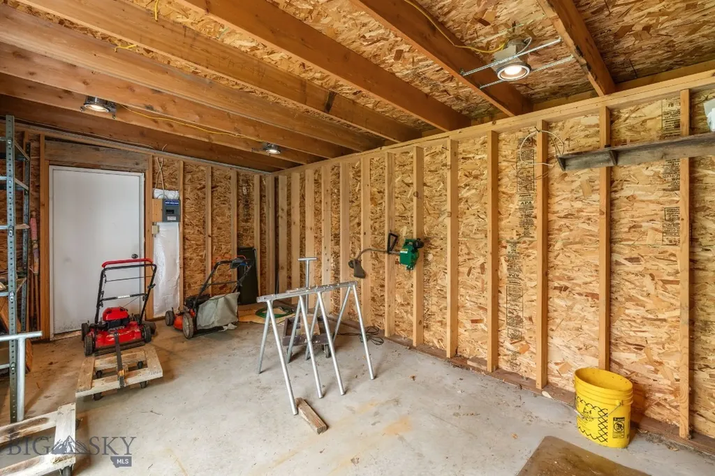 301 Hemlock Street Manhattan MT 59741