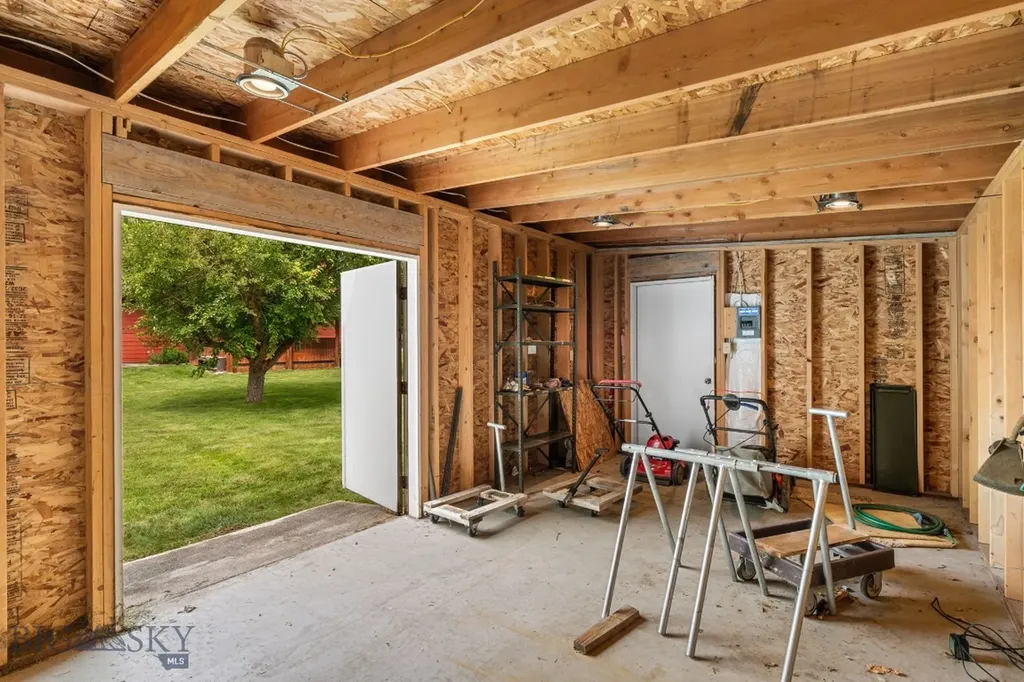 301 Hemlock Street Manhattan MT 59741