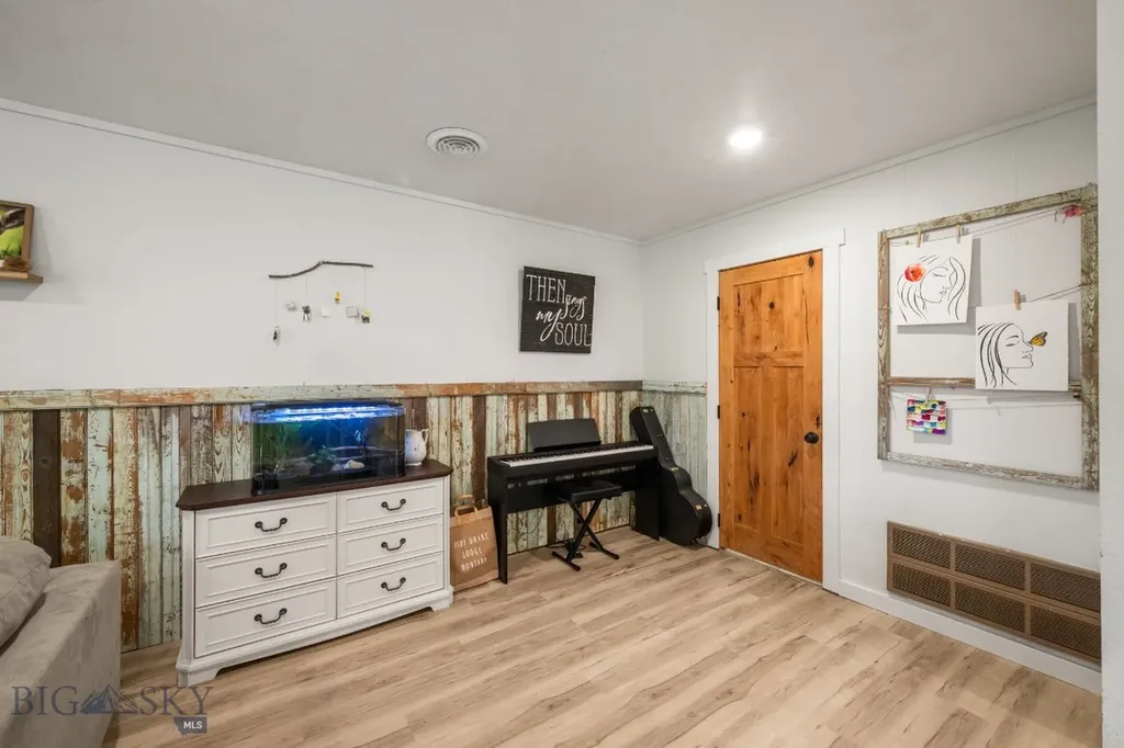 510 N Main Avenue Twin Bridges MT 59754