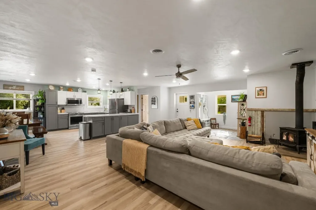 510 N Main Avenue Twin Bridges MT 59754